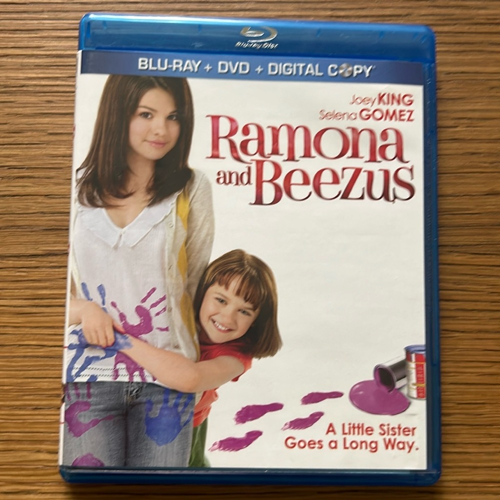 Ramona and Beezus.  Blu-ray and DVD Discs. Excellent Condition.
